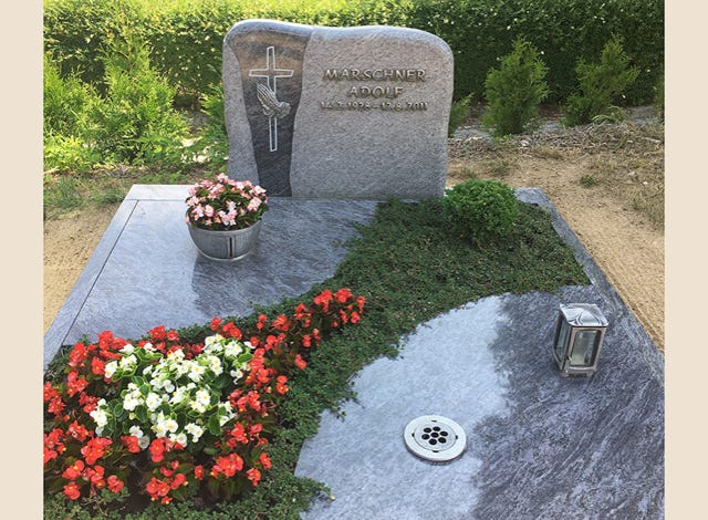 Grabplatte und Grabeinfassung aus Granit