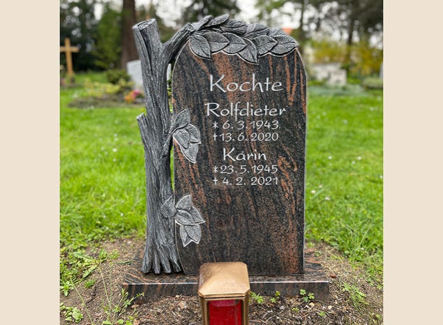 Steinbildhauerei Baummotiv