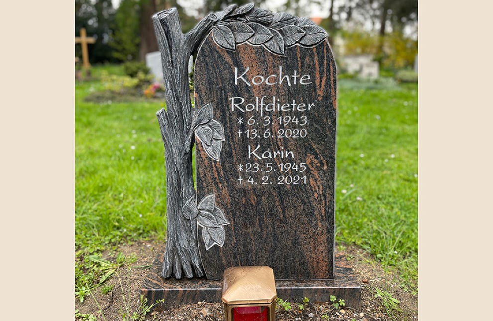 Steinbildhauerei Baummotiv